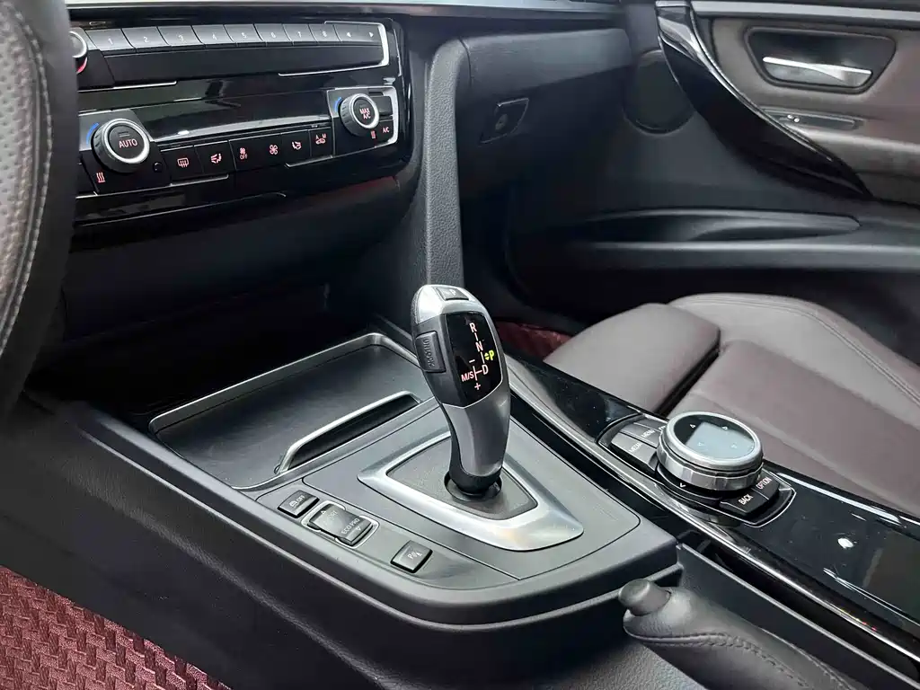 BMW 3 Series — миниатюра 21
