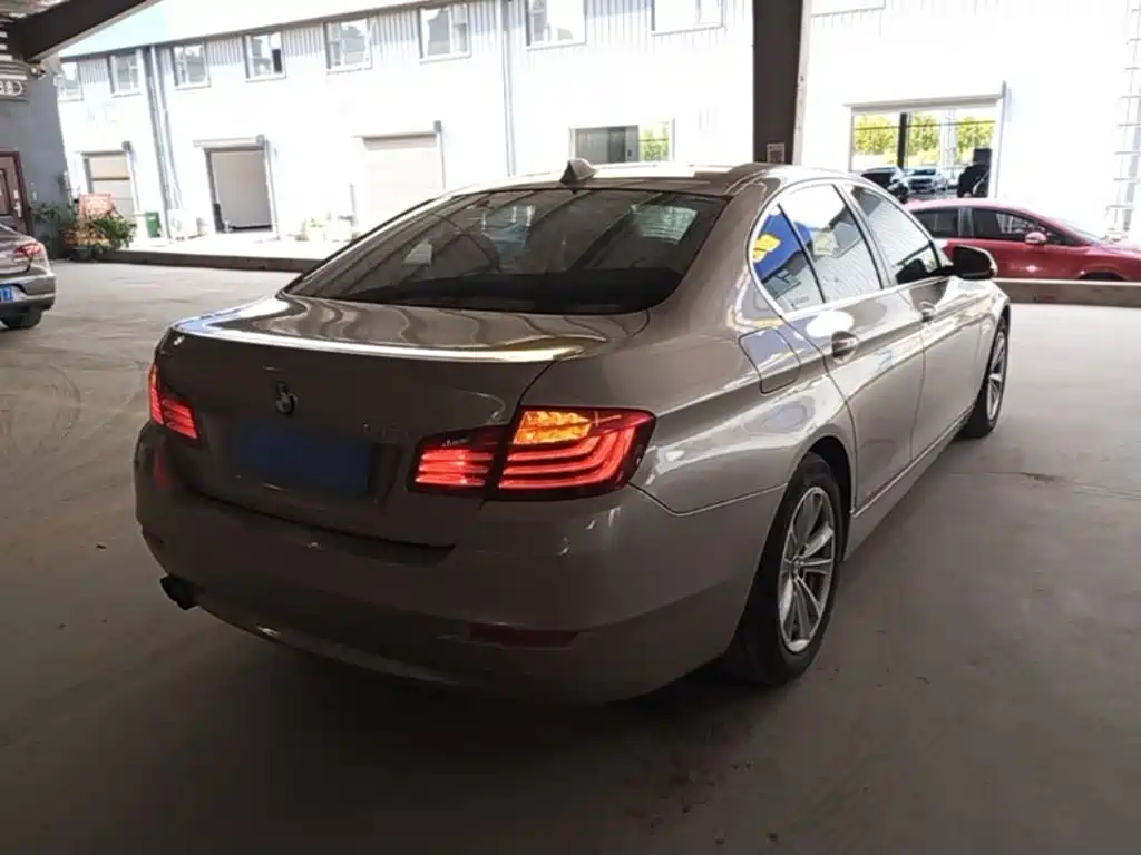 BMW 5 Series (Import) — миниатюра 7
