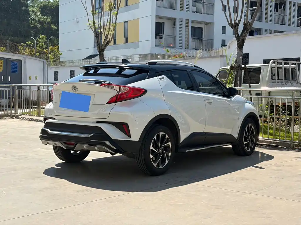 Toyota IZOA — миниатюра 5