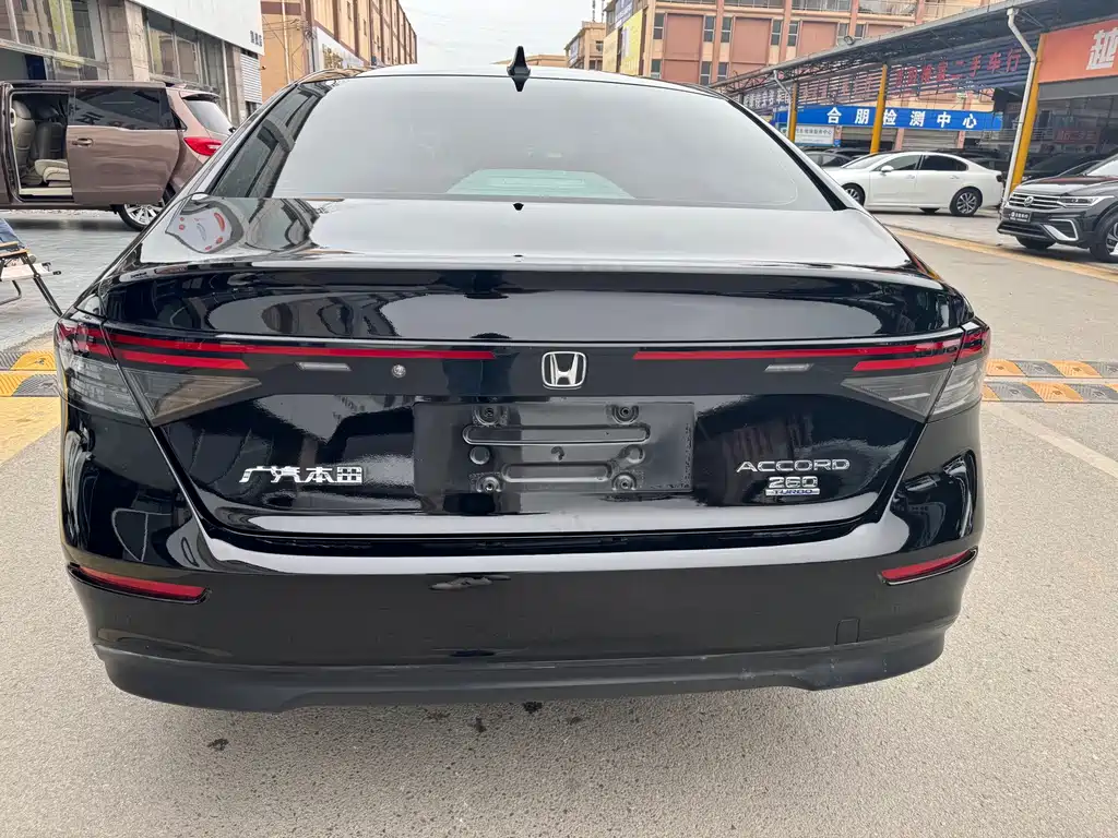 Honda Accord — миниатюра 4