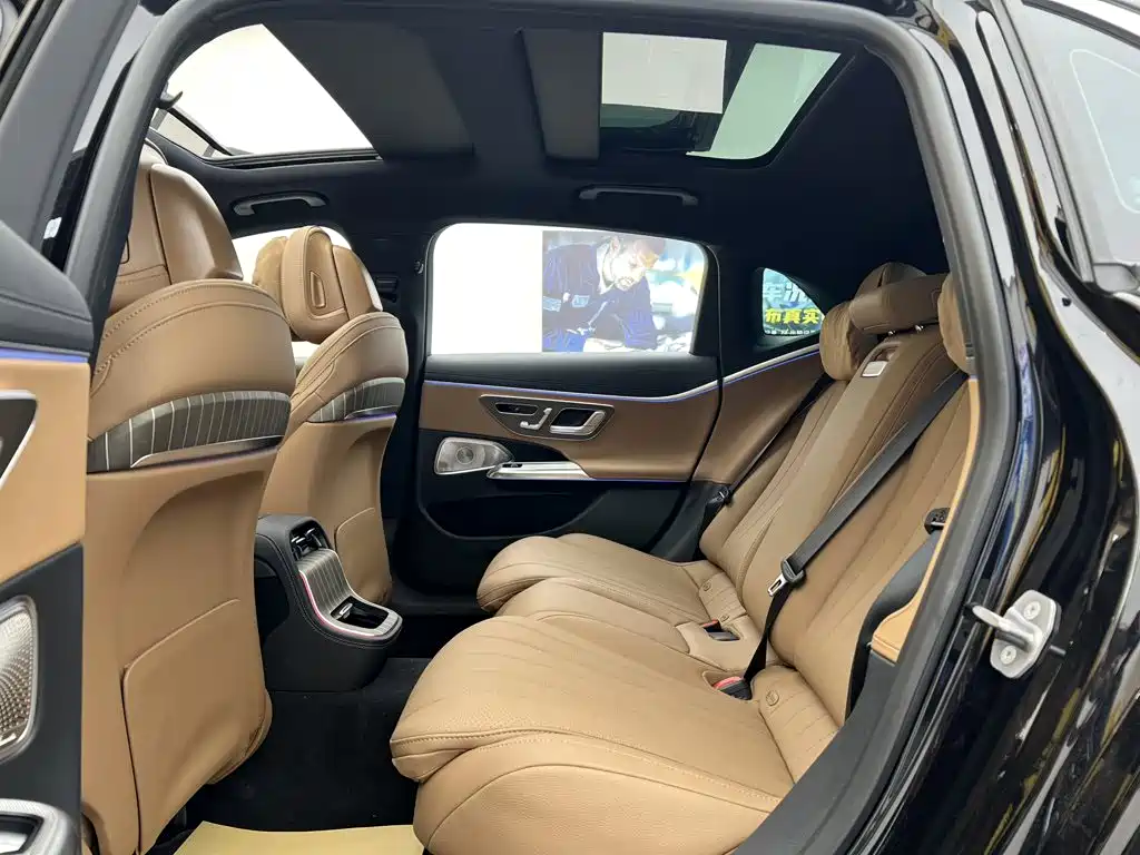 Mercedes-Benz E-Class — миниатюра 43