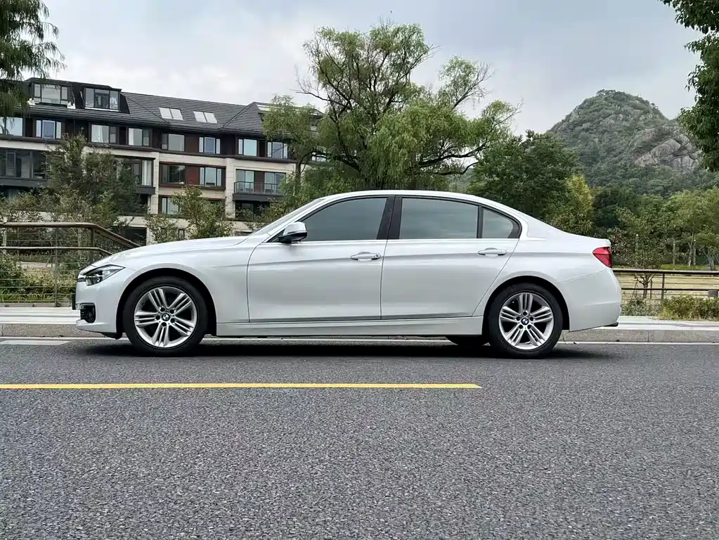 BMW 3 Series — миниатюра 7