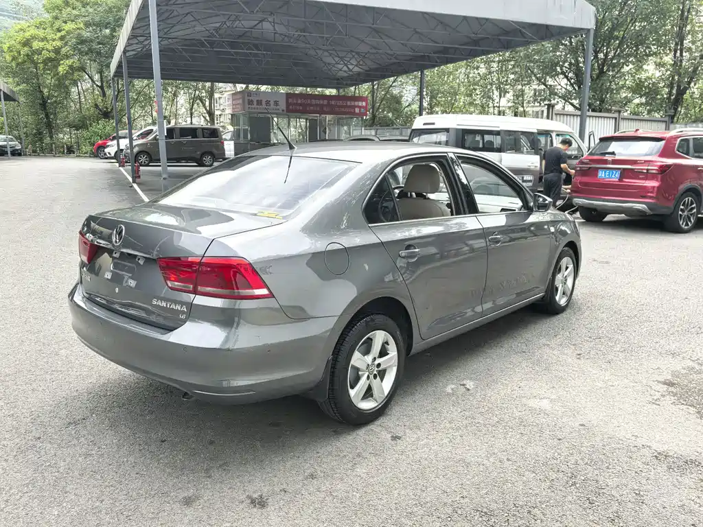 Volkswagen Santana — миниатюра 9