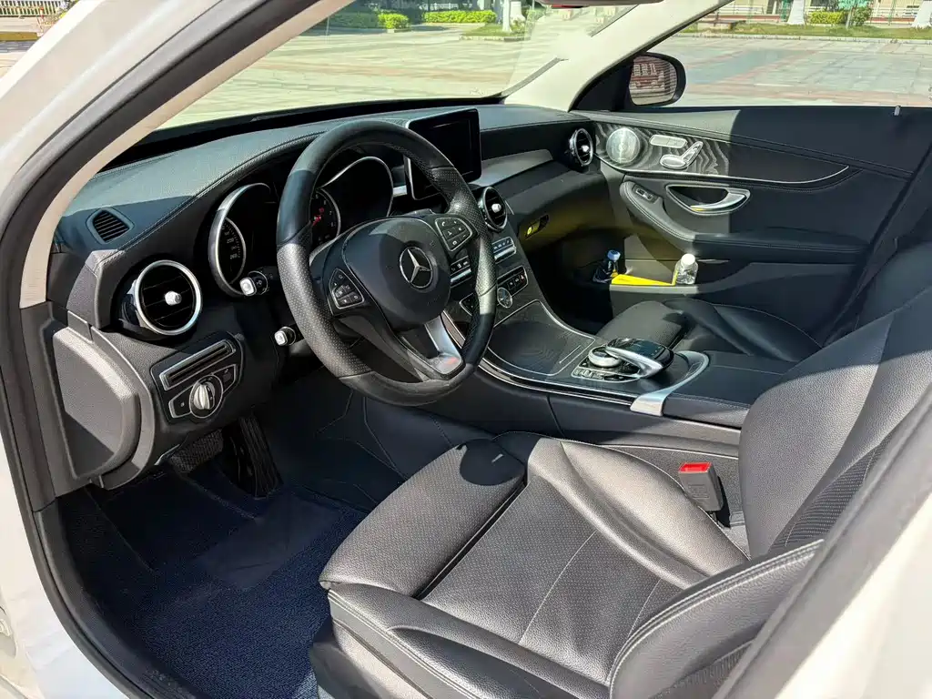 Mercedes-Benz C-Class — миниатюра 4