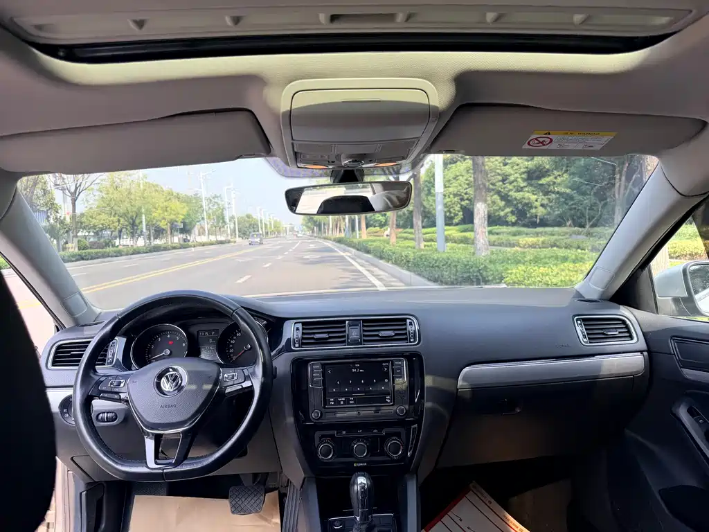 Volkswagen Sagitar — миниатюра 6