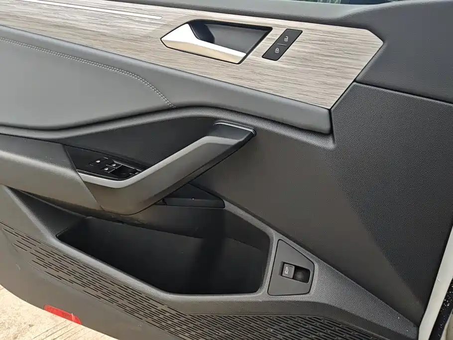 Volkswagen Sagitar — миниатюра 7