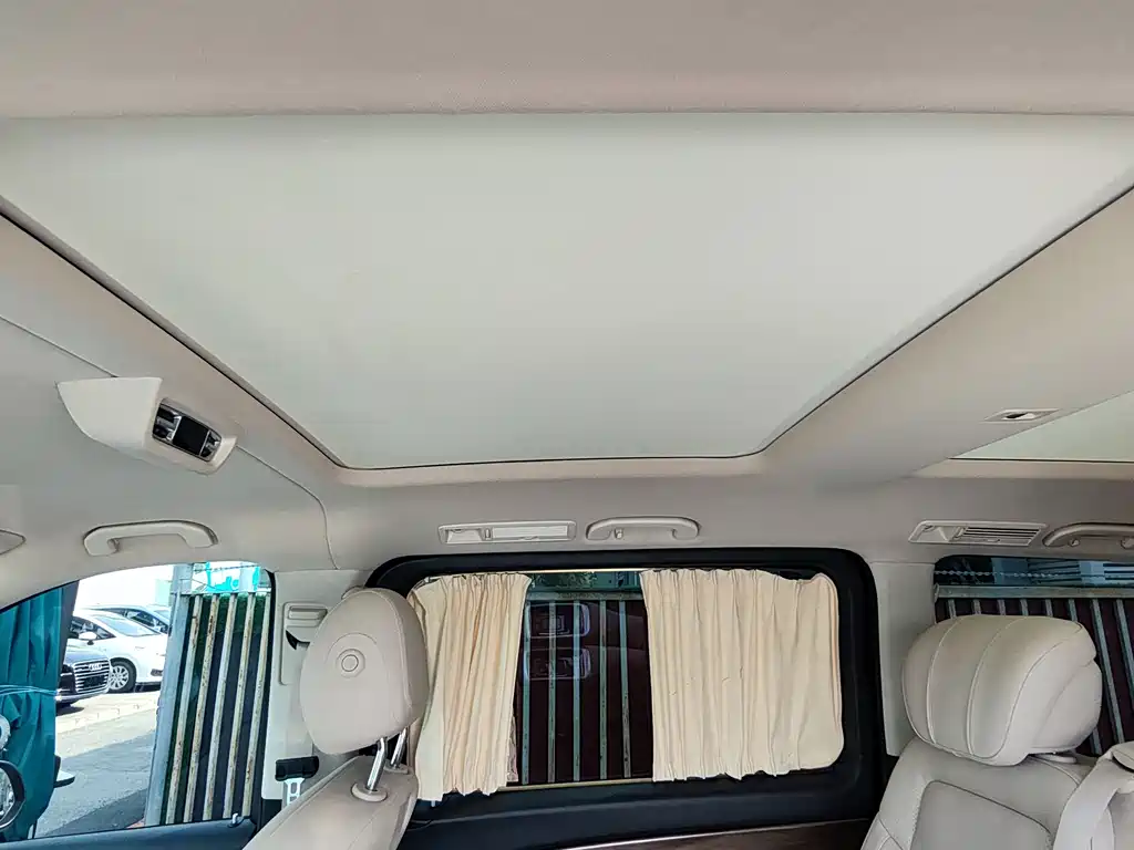 Mercedes-Benz V-Class — миниатюра 18