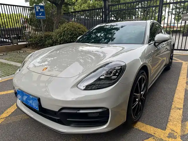 PORSCHE PANAMERA 2022