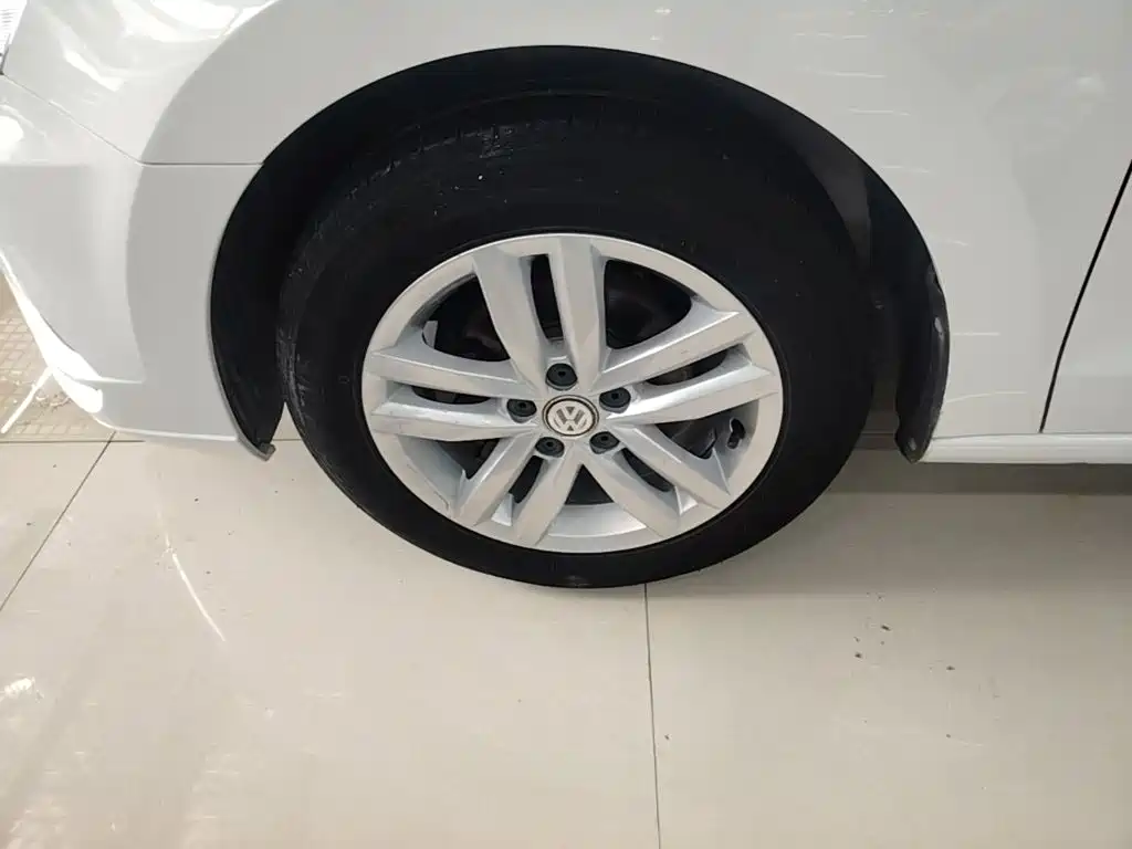 Volkswagen Jetta — миниатюра 23