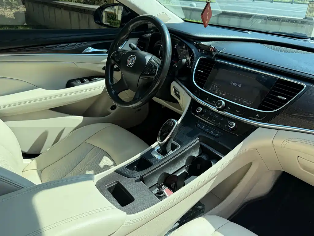 Buick LaCrosse — миниатюра 18