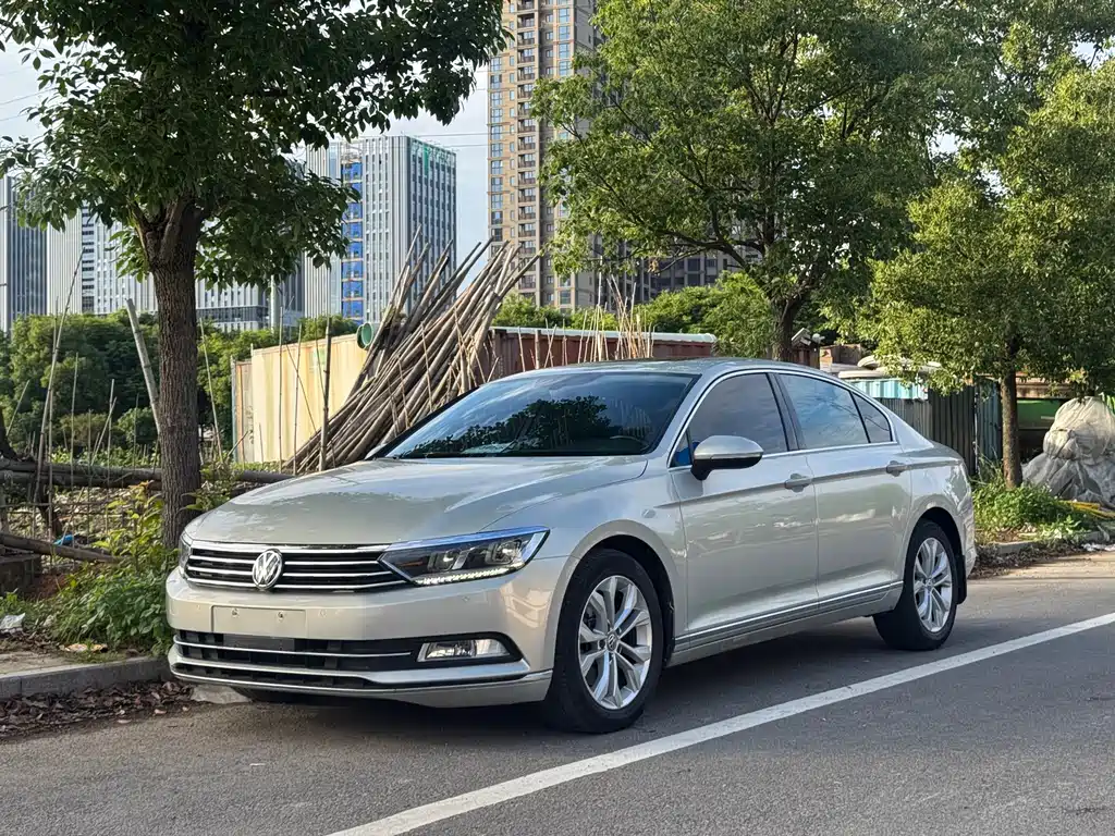 Volkswagen Magotan 2016