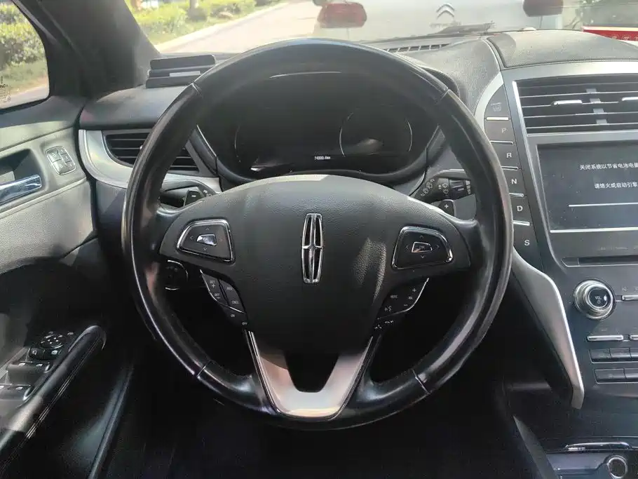Lincoln MKC — миниатюра 15