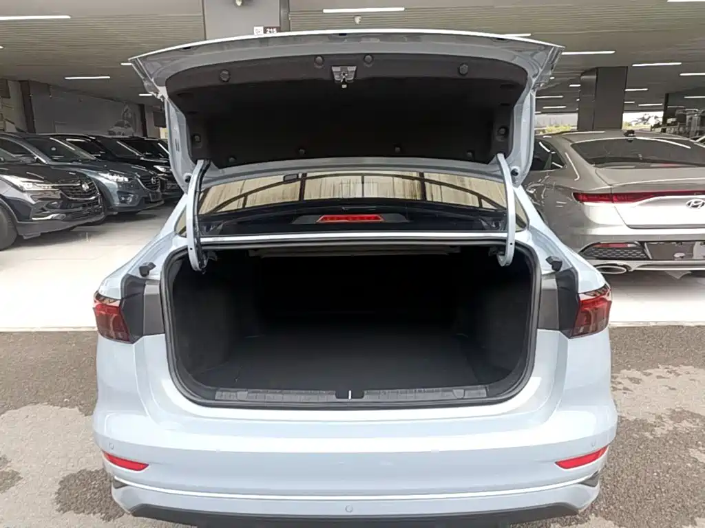 Geely Emgrand — миниатюра 19
