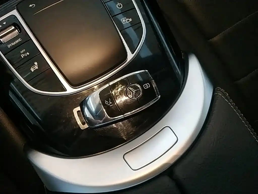 Mercedes-Benz EQC — миниатюра 9