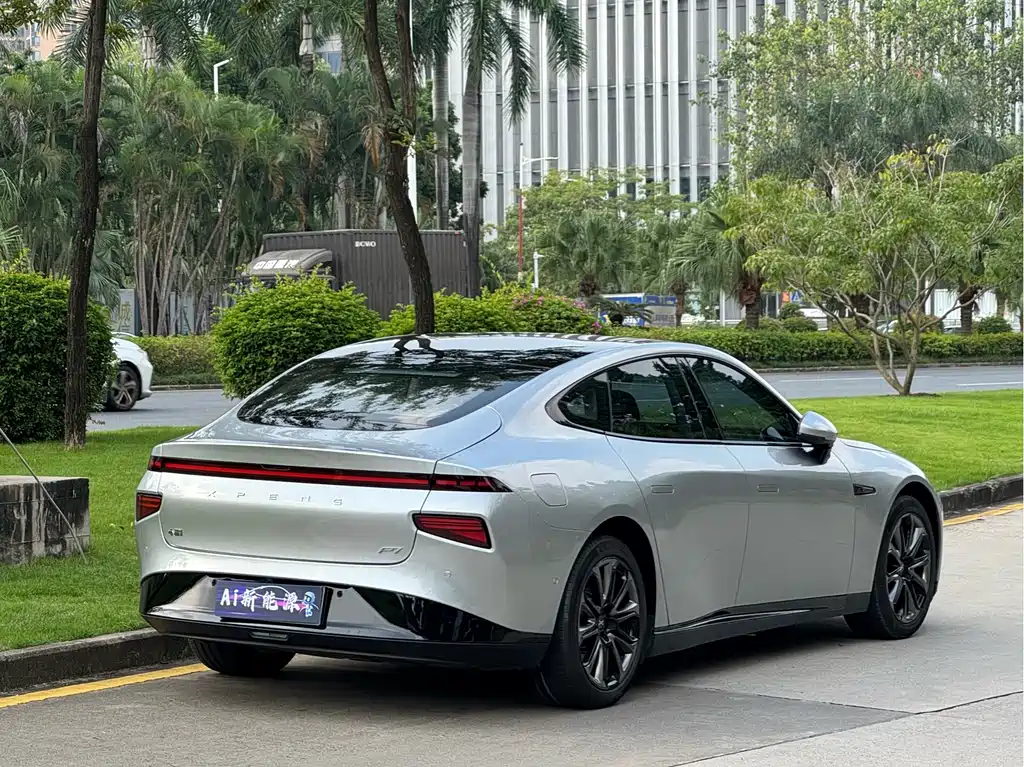 XPeng P7 — миниатюра 4