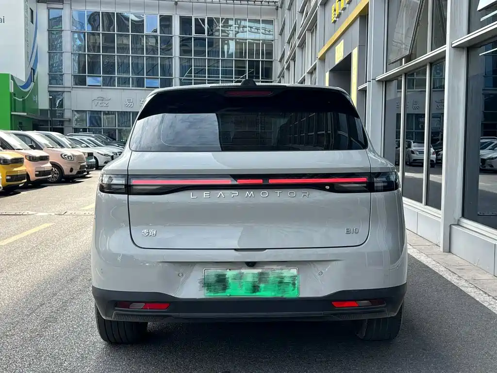 Leapmotor Leapmotor B10 — миниатюра 4