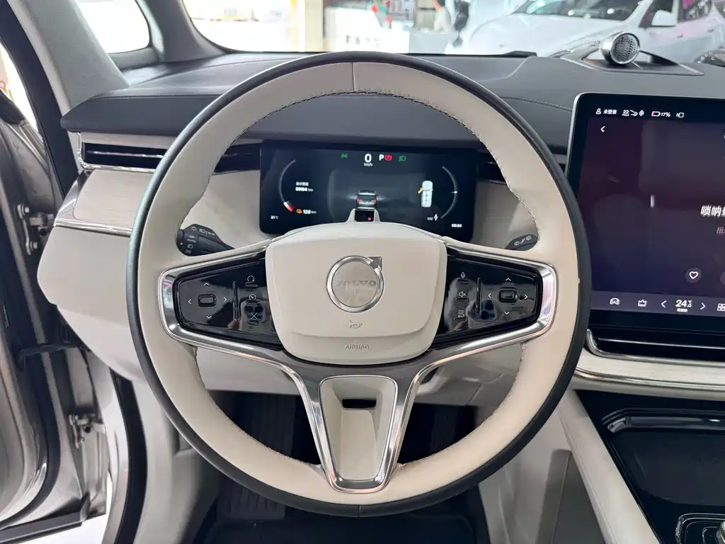 Volvo EM90 — миниатюра 16