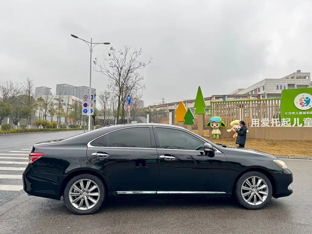 Lexus ES — миниатюра 15