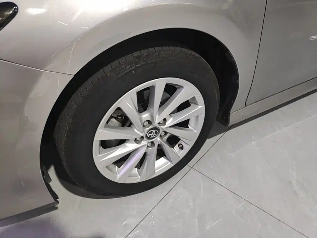 Toyota Camry — миниатюра 23