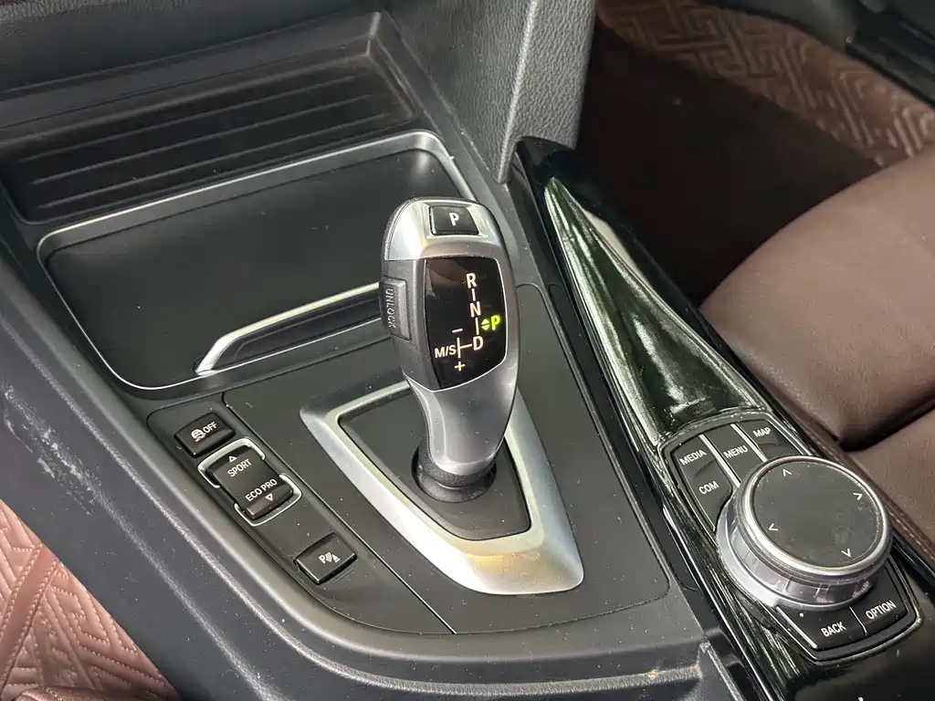 BMW 3 Series — миниатюра 12