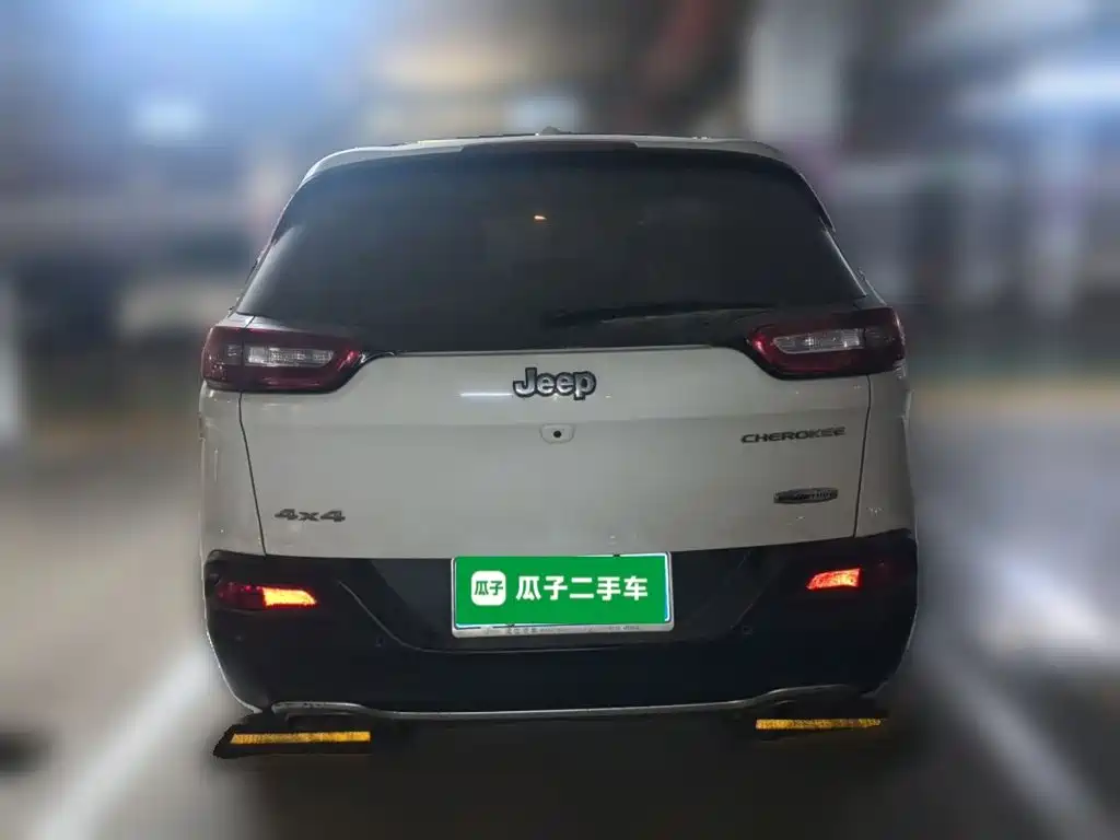 Jeep Cherokee — миниатюра 3