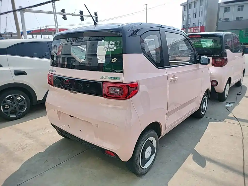Wuling MINIEV — миниатюра 7