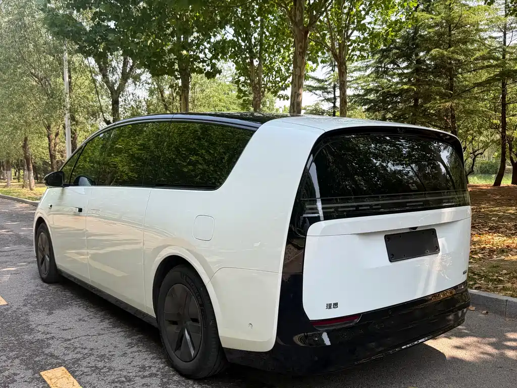 Li Auto MEGA 2025 Home