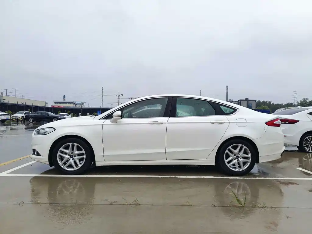 Ford Mondeo — миниатюра 10