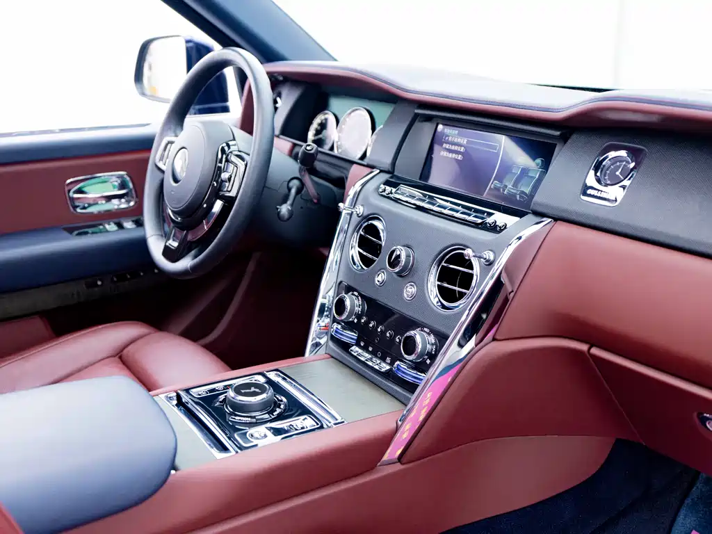 Rolls-Royce Cullinan 2018 мест