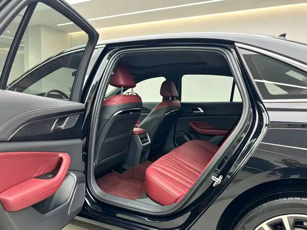 Hongqi Hongqi H5 — миниатюра 10