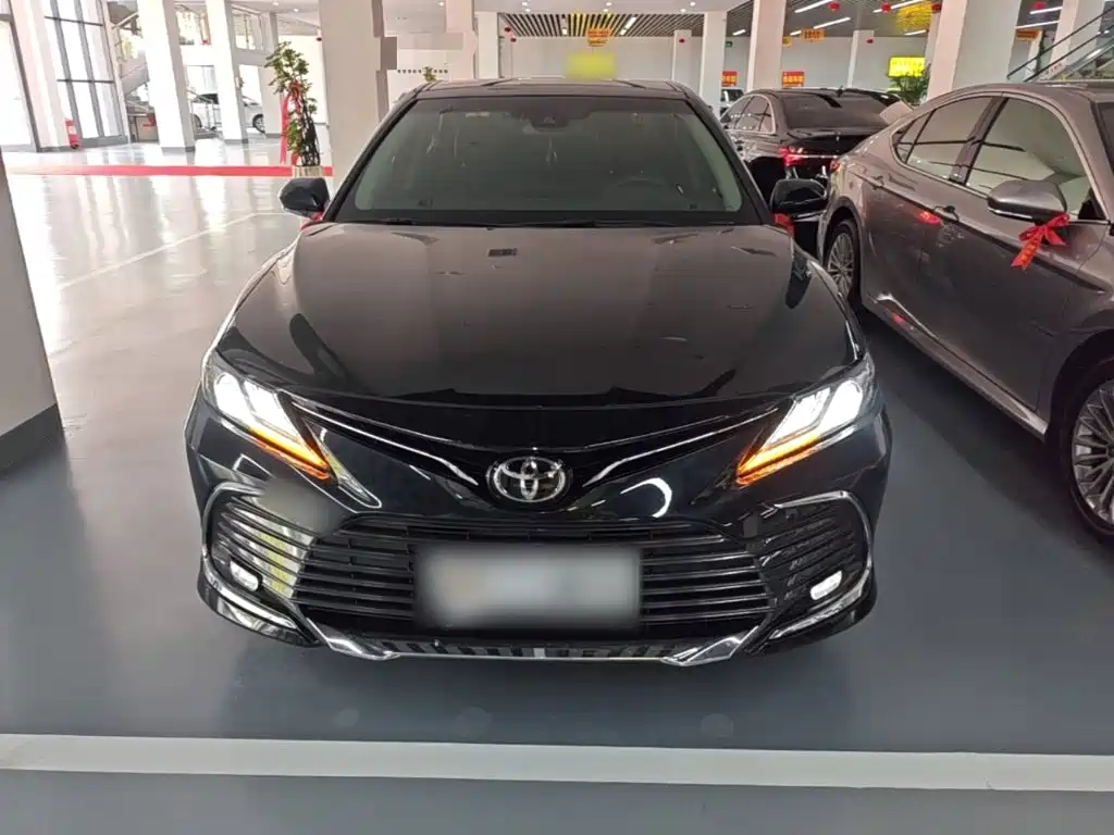 Toyota Camry — миниатюра 3