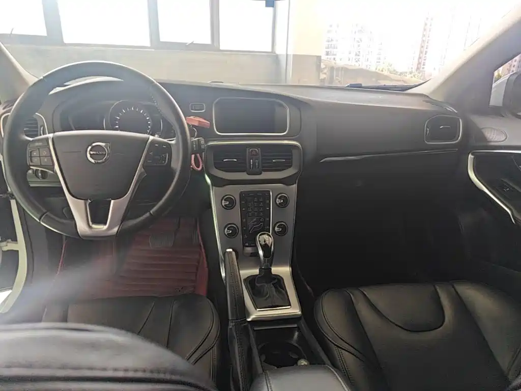Volvo V40 — миниатюра 11