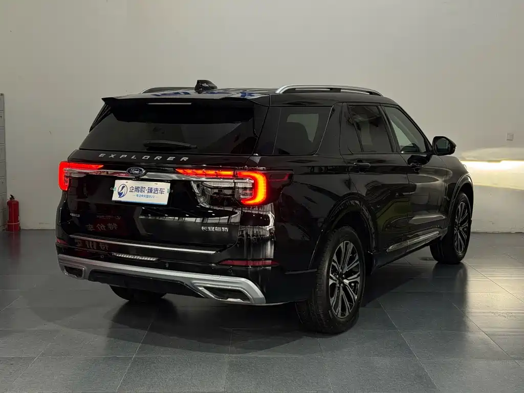 Ford Explorer — миниатюра 6