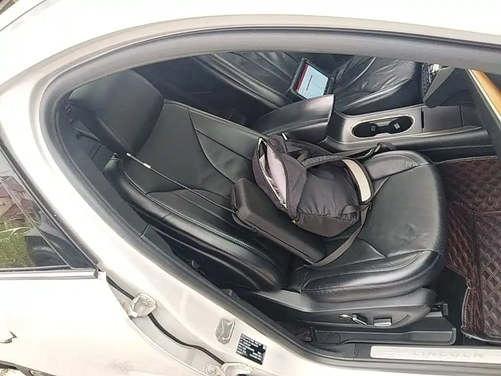 Lincoln MKC — миниатюра 25