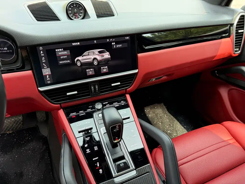 Porsche Cayenne — миниатюра 12