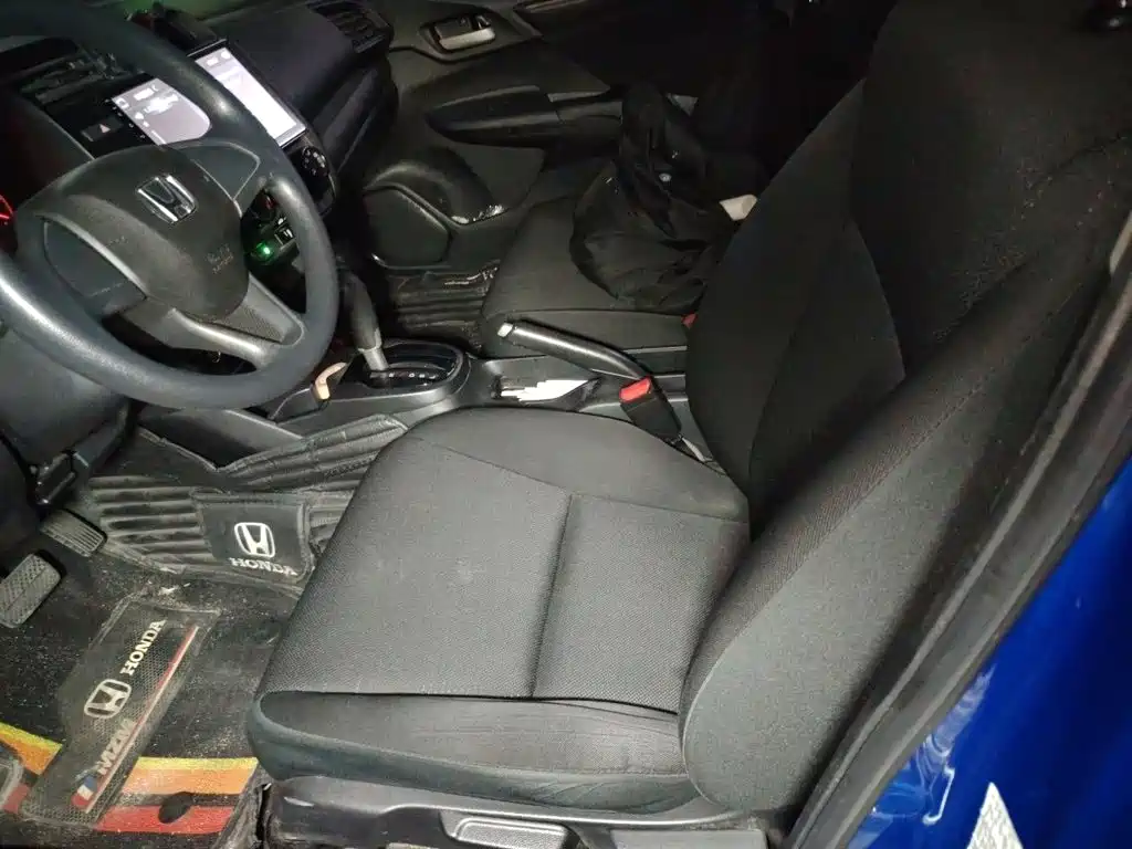 Honda Fit — миниатюра 8