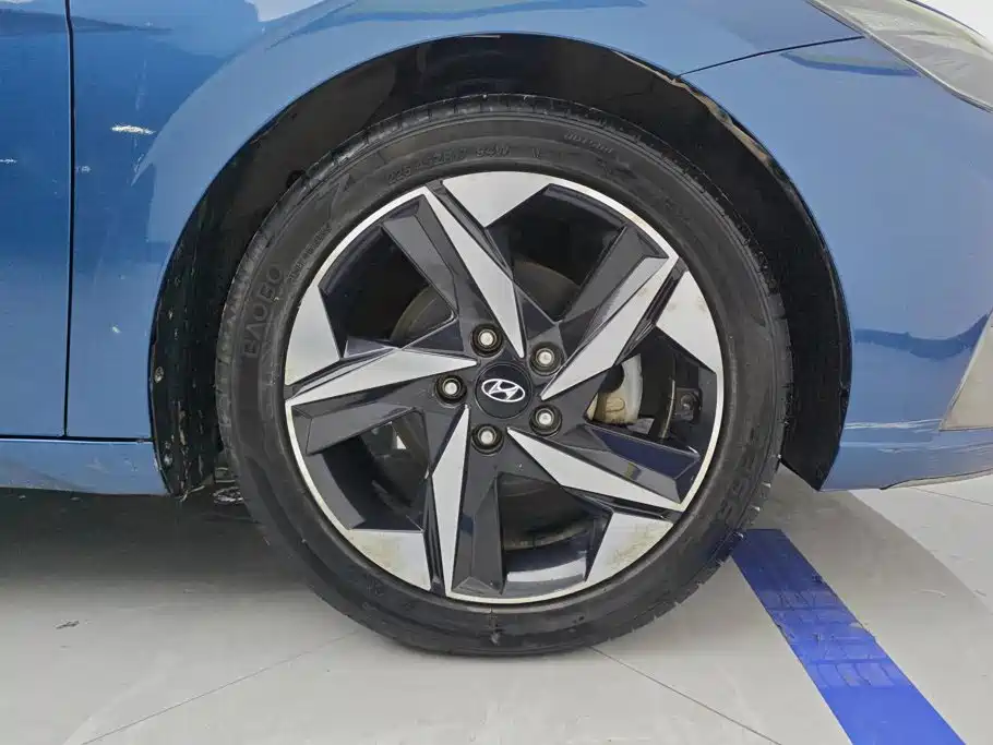 Hyundai Elantra — миниатюра 6