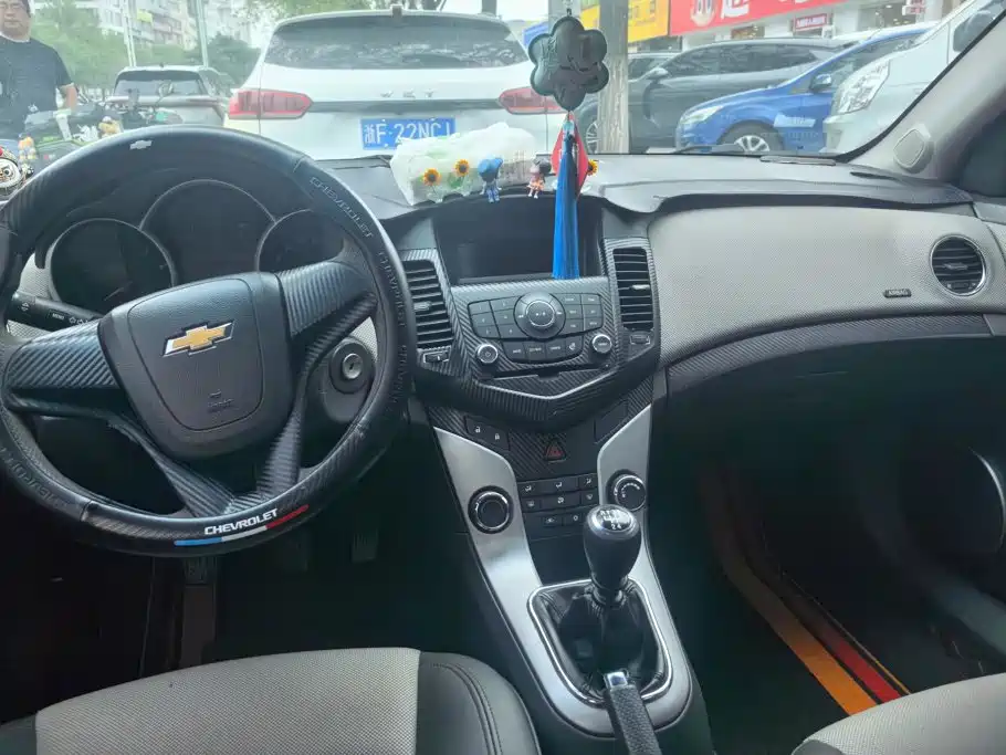 Chevrolet Cruze — миниатюра 12