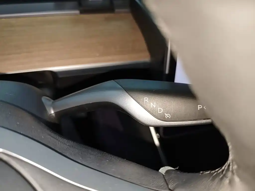 Tesla Model 3 — миниатюра 14