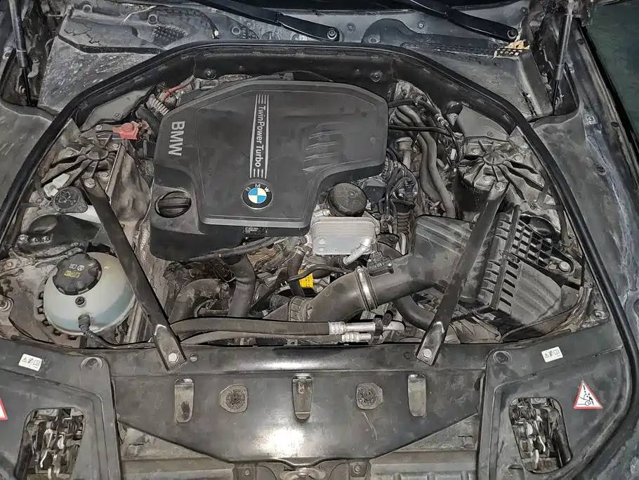 BMW 5 Series — миниатюра 10