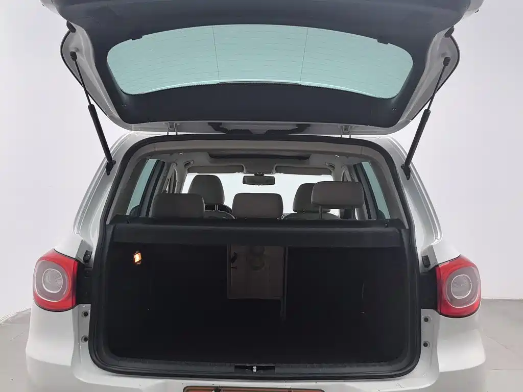 Volkswagen Tiguan — миниатюра 16