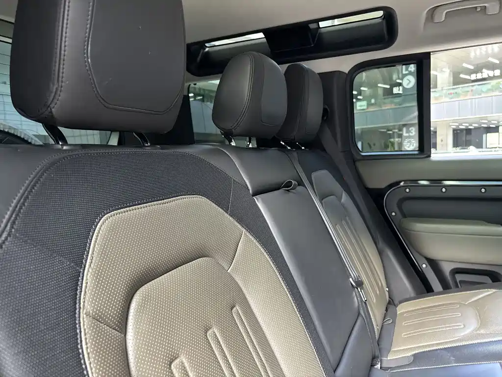 Land Rover Defender — миниатюра 48