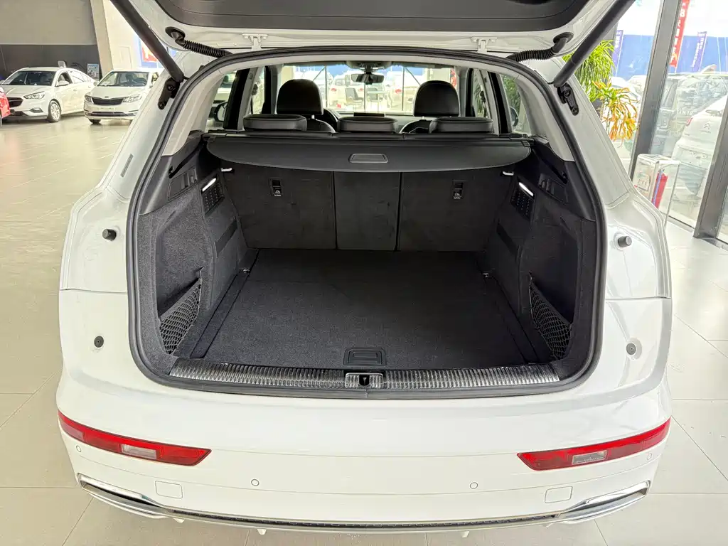Audi Q5L — миниатюра 15
