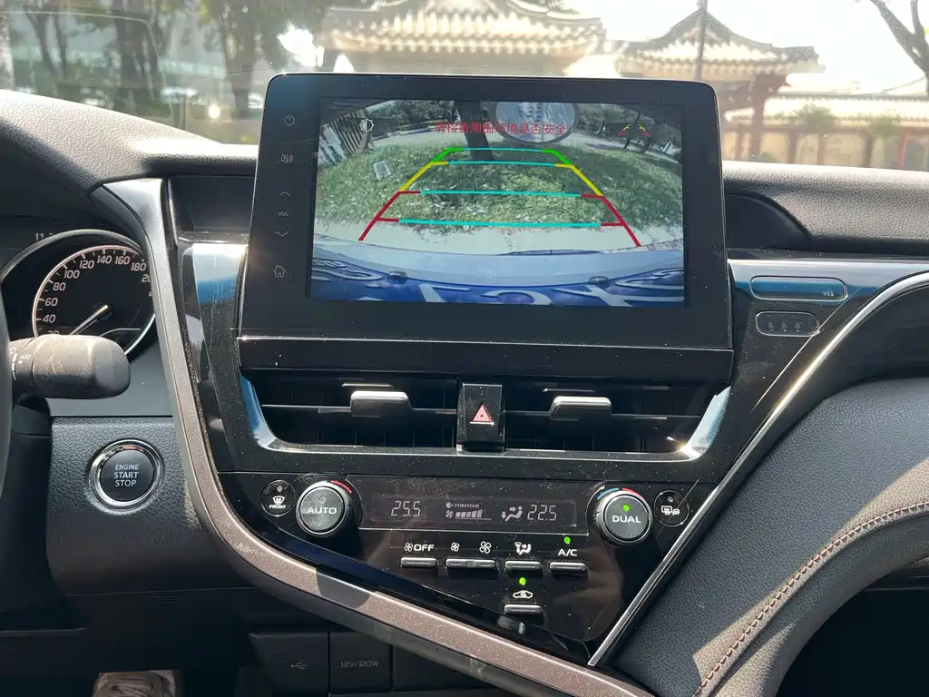 Toyota Camry — миниатюра 22