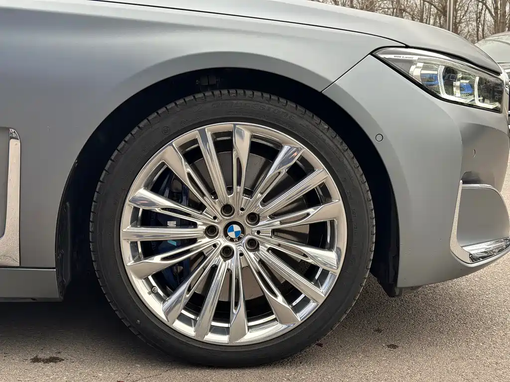 BMW 7 SERIES