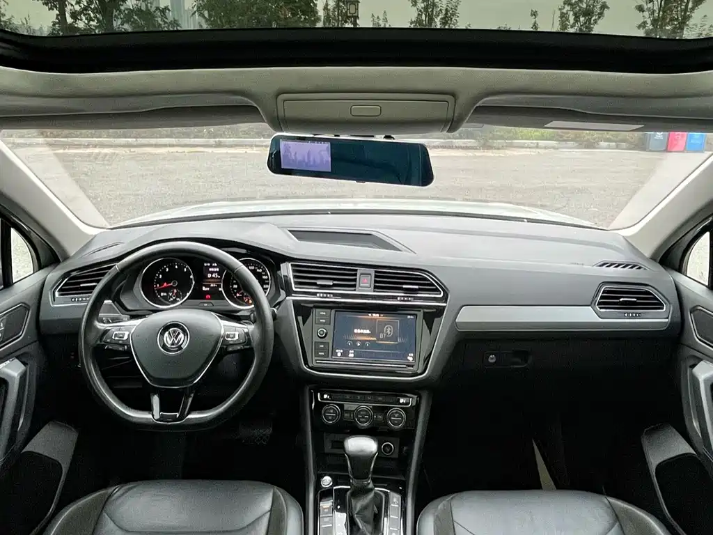 Volkswagen Tiguan L — миниатюра 6