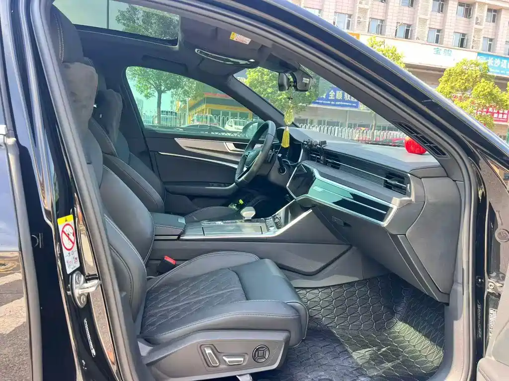 Audi A6L — миниатюра 6
