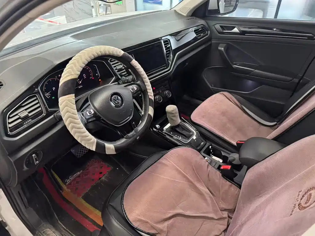 VOLKSWAGEN T ROC EXPLORING SONGS