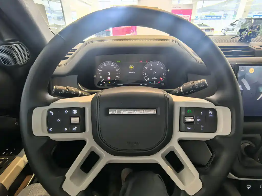 Land Rover Defender — миниатюра 13