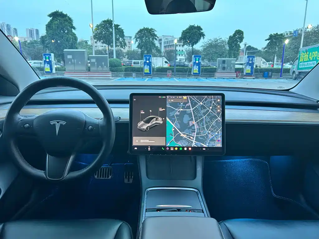 Tesla Model 3 — миниатюра 9
